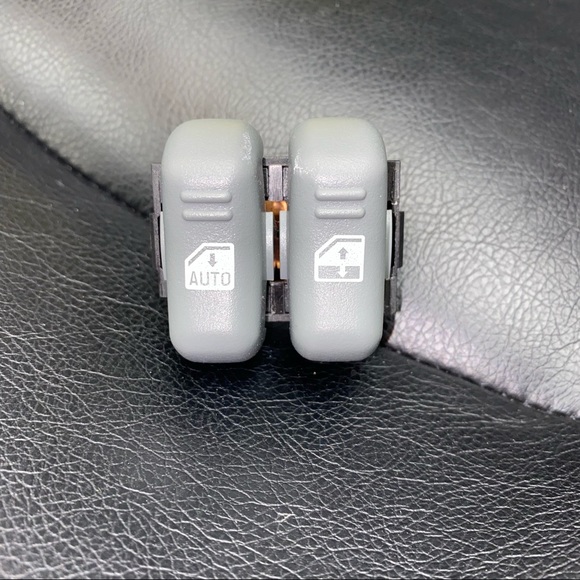 1998-2002 Pontiac trans am Firebird driver power window switch - Picture 1 of 3